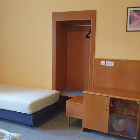 Wellness Penzion Kromeriz - Zlobice Гостевой дом