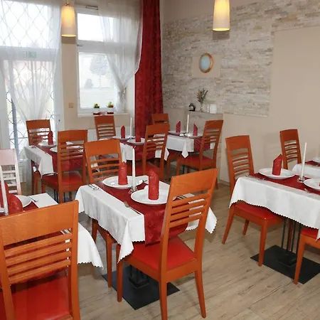 Wellness Penzion Kromeriz - Zlobice Guest house 3*