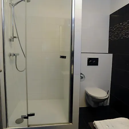 Wellness Penzion Kromeriz - Zlobice Гостевой дом Кромержиж