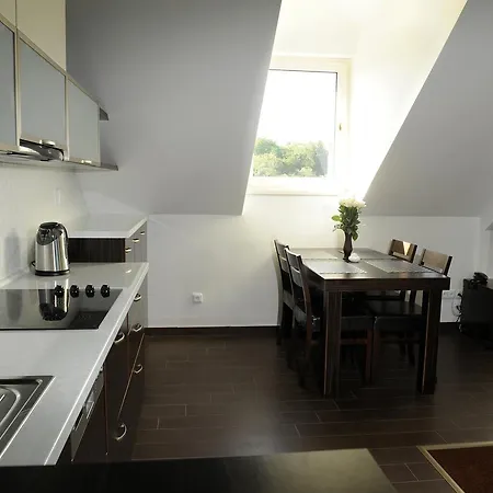 Гостевой дом Wellness Penzion Kromeriz - Zlobice Кромержиж